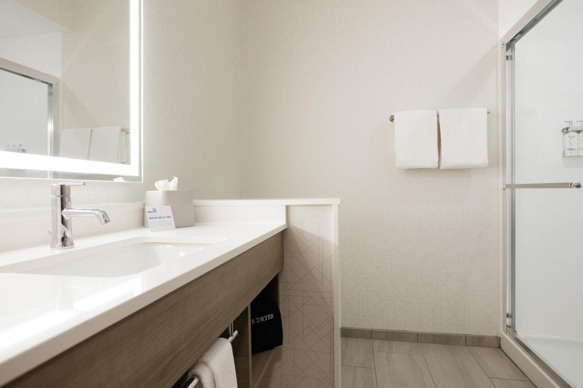 Holiday Inn Express Toledo North By Ihg Экстерьер фото