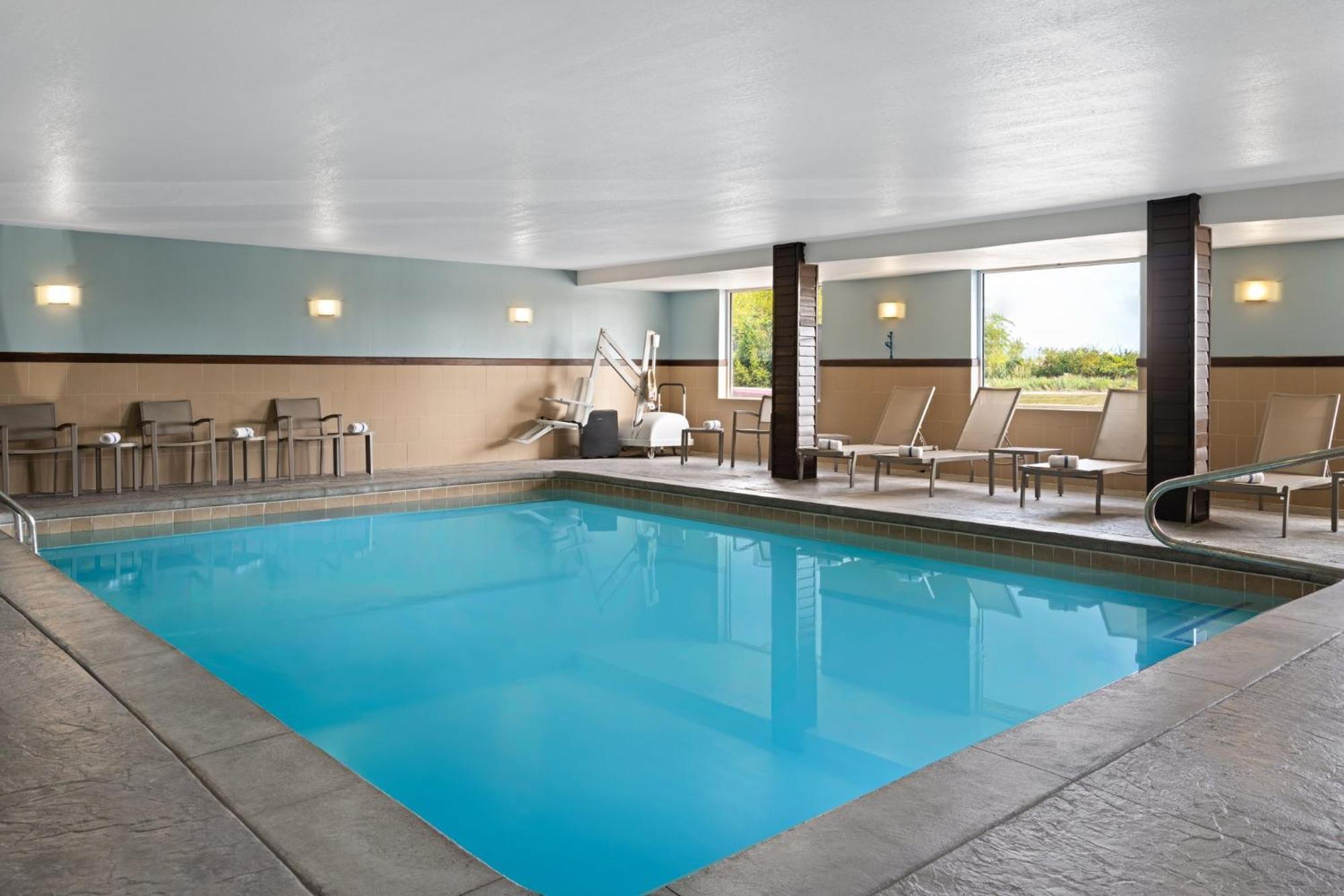 Holiday Inn Express Toledo North By Ihg Экстерьер фото