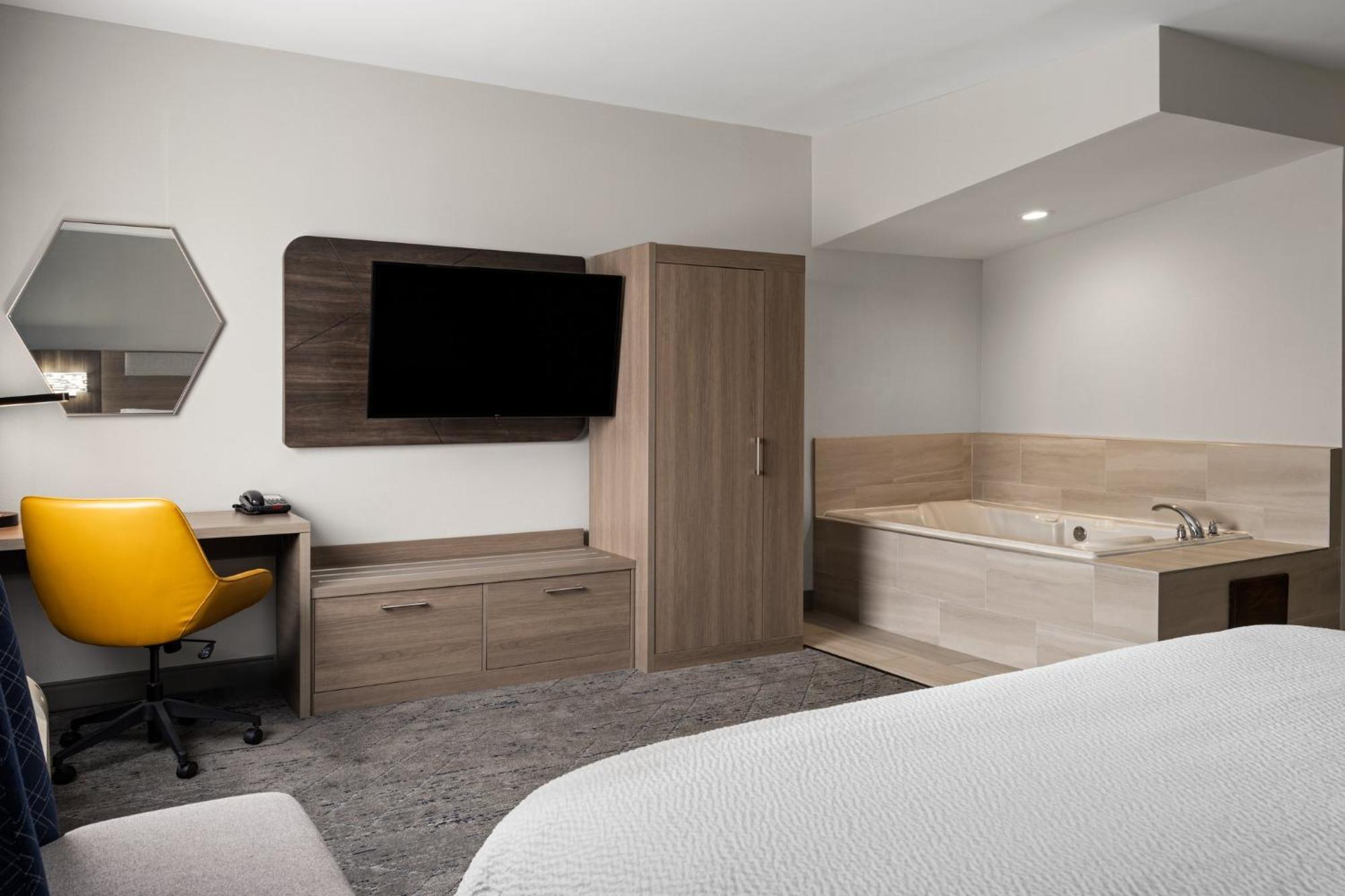 Holiday Inn Express Toledo North By Ihg Экстерьер фото